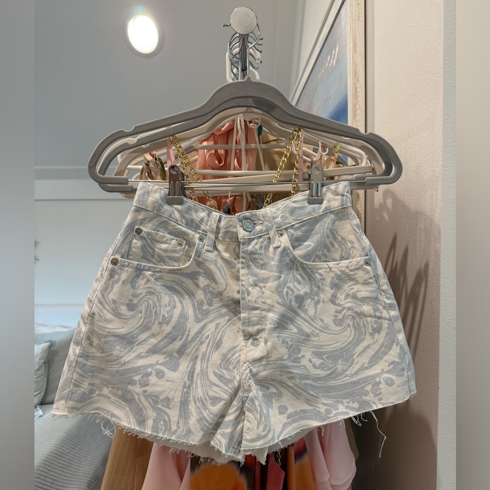 Zara Cream and Gray Swirl Jean Shorts